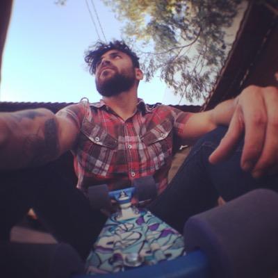 huleosDev's profile picture. **Programador Front-end**
Buenas practicas de programación, Optimización del rendimiento web
y SEO On Page