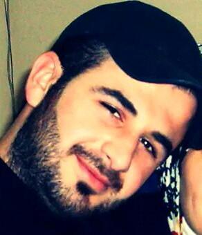 AslanMikayil's profile picture. Birinin gözlerine bakmak, onun rüyalarına girmeyi göze almak demektir. Sevmeye kabiliyetin yoksa, o gözlere bakmamalı insan.