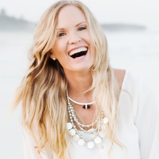 ThNourishAffect's profile picture. Unlocking relationships with food & body image. Eating psychology coach. Find peace with your plate & love for your butt. FREE 10 Day {thought} Detox ▼