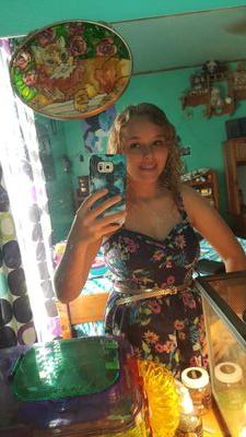 just you're typical female nerd ^.^ I love all things related to my childhood,nintendo,photography and art