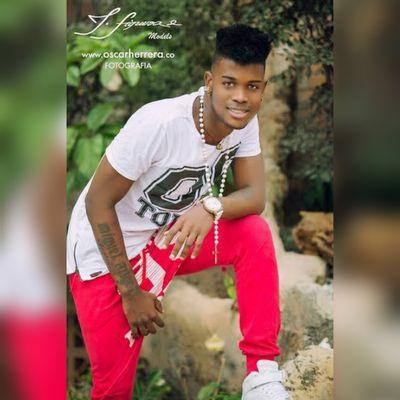 soloflow09's profile picture. Futbolista.. amor a Dios, a mi Família y al Fútbol

Que la honra y la Gloria sea para ti mi Dios