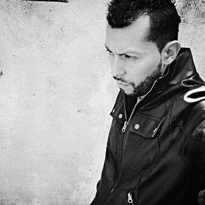 kokorrorro's profile picture. soy un dios, también el anticristo, estoy bendecido, también condenado, he caido, también resucitado, soy todo de nada.