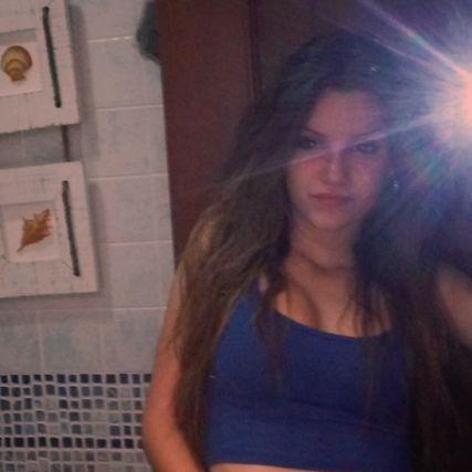 Ana_Rodri2000's profile picture. Dios quita pero cuando devuelve multiplica.
15 primaveras