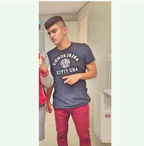 __sanchees's profile picture. Livrai-me de todo mal. Amém !