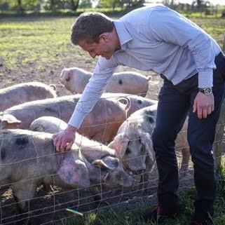 Founder: @ModernMilkman1. Passionate about locally produced food and the farm to fork journey. I love bacon so much I grow my own