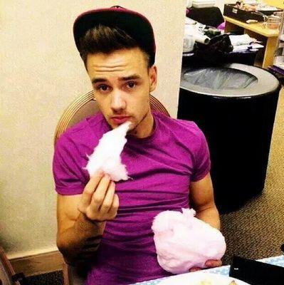 Filha Do Rei.
.A música Little. Things Não é Sobre um Pessoa Específica, É Sobre Garotas .Todas elas São Lindas ♡
One Direction. My Life.
..