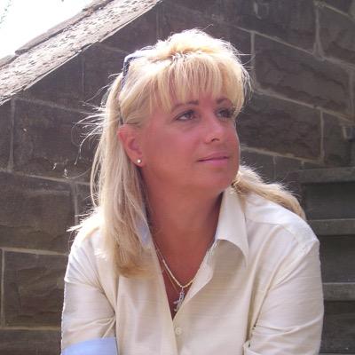 monicamok2's profile picture. 