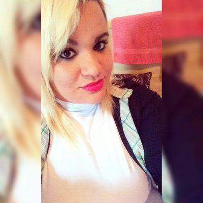 Ame a vida e os bons amigos, pois a vida é curta e os bons amigos são poucos. @ClubeFollowBack
Dona do Fc: @LuanS_TeViivoo