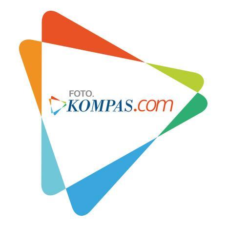 Desk foto http://t.co/ol0X3ZD9QU (PT. Kompas Cyber Media) Gedung Kompas Gramedia, Unit II Lt. 5
Jl. Palmerah Selatan No. 22–28
Jakarta, 10270