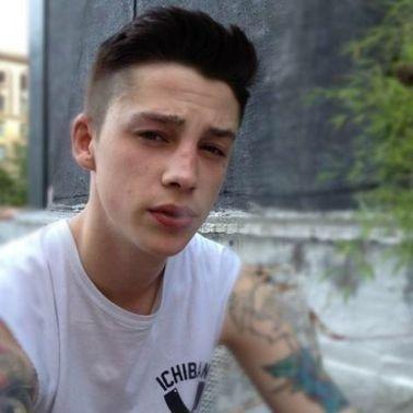 AshRPGUHM's profile picture. j'm'en fou d'tout, surtout d'toi.