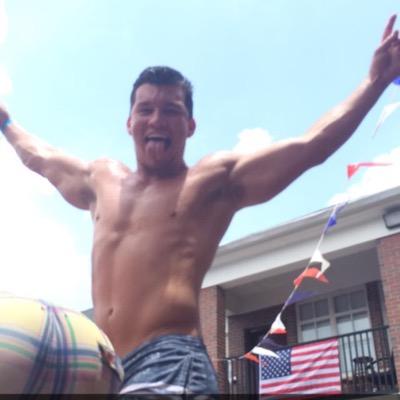 bigbear904's profile picture. im a retweet whore