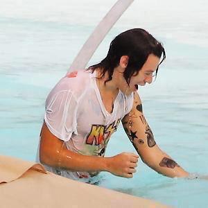 EdwardxStylcs's profile picture. [RP/FL/Single] I'm the kinda guy you don't want to get involved with...