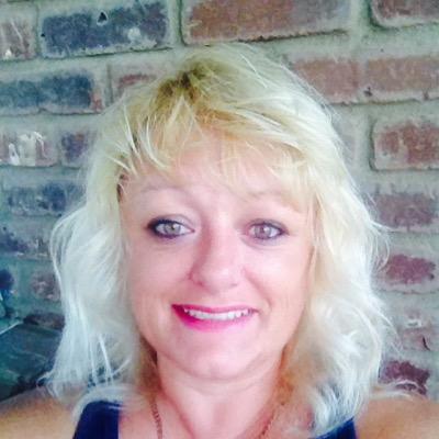 Deanna_Coles_'s profile picture. 