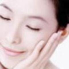 目から鱗 メイクの裏技 ちふれ モイスチャー パウダー ファンデーション 3種のしっとりやわらかパウダー配合 スルスルとなめらかにのびて しっとりと肌になじみます 崩れ方は綺麗で 変色もなく 軽い付け心地で肌にやさしいのも良いですね Http