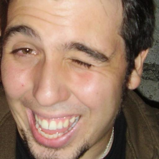 Arquiteutu, collaborador de @arquigaliciaeu y @arqdasturias amás d'intentu de dibuxante y fotografu