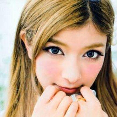 女子高生の可愛いファッションコーデのスナップ♡ かっこいいファッションコーデのスナップ♡ 流行、人気の小物♡ かわいい画像♡ などをつぶやいてます。  是非フォロー、RTお願いします♪