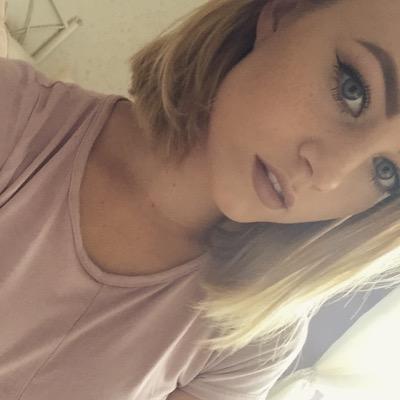 holzzzzzzz's profile picture. Instagram- holliebea_