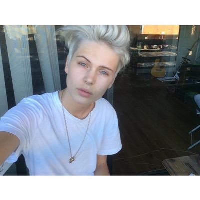 jessrpgmcp's profile picture. jsuis une fille, la bise