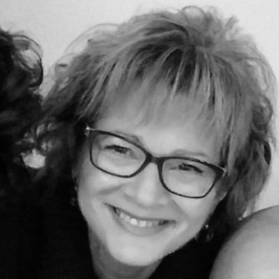 Karen04311808's profile picture.