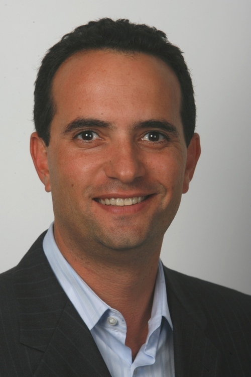 Todd is a native of Los Angeles who specializes in selling real estate in the Westside communities of Brentwood, Westwood, Santa Monica, & Pacific Palisades.