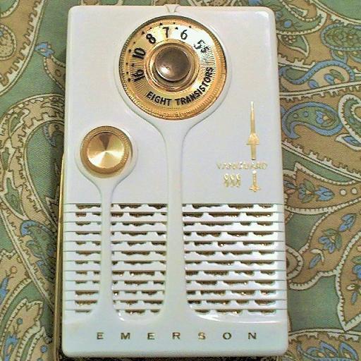 #RT #Vintage #Transistor #Radio📻 #Collectibles  #Synthesizer #Omnichord #Qchord #music #Electronics #ElectronicMusic  Visit the past. https://t.co/PMHtXWfvr5