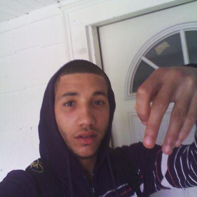 just a young nigga with a dolla and a dream #PharmacyTechnician #VilleOhio #GoingToSchoolInStLouis #FollowMe