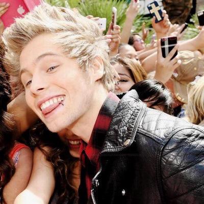 fuckboyafmgc's profile picture. i give out solo dms for fun // goal: 400