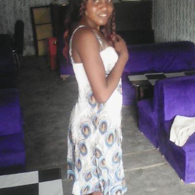 ne le 23.09.1994 je suis camrounaise et je vit au cameroun je parle anglais-francais et etudit a universite