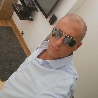 JulianRogers969's profile picture. 