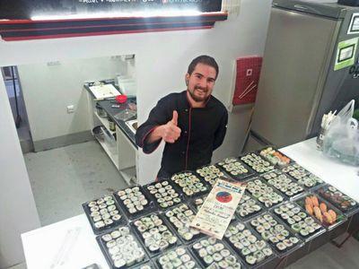 COMIDA JAPONESA TAKE AWAY                                   Sushi  Ensaladas  Entrantes