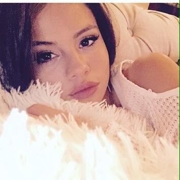 ninarpgmcp's profile picture. 19ans.