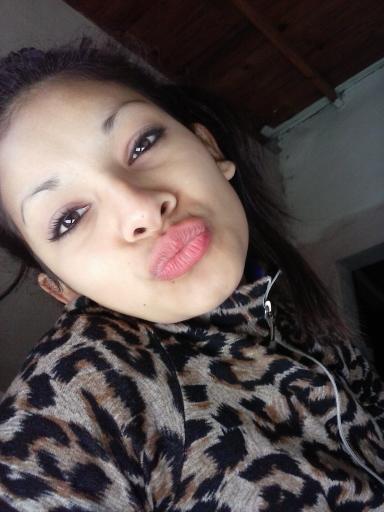 yamilaE96's profile picture. 