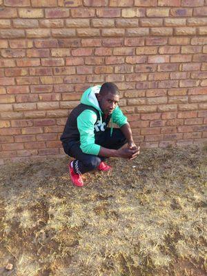 e0b6102761434f3's profile picture. 