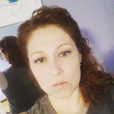 I am ME. I am a licensed cosmetologist. I love doing hair & make up. Find me @417beautybeard