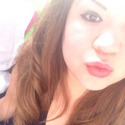 i_doll_love's profile picture. Me disgusta la gente pendeja. Me gusta la lluvia. No me gusta el calor. Me irrita la gente inculta. Digo (y sobre todo hago) muchas estupideces.