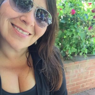 jomalvel's profile picture. Cool Mom (I hope)