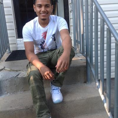 SoLo_LifeStyle's profile picture. What happiness will come from one who is broken, One will work hard become rich and in the mirror still see thy broken