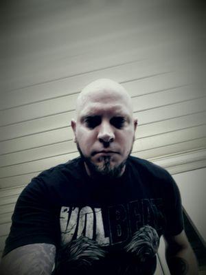 Android obsessed . Food snob. Beer drinking, Tattoo getting Metal head! I'm just a blue collared guy.
