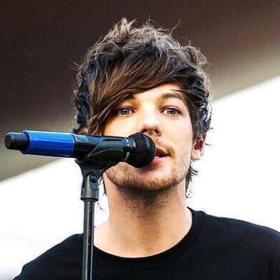 17 / Dear @Louis_Tomlinson You are an irreplaceable person for me. I love you! Please follow and tweet me!! I am sorry that I send a lot of messages. 155204