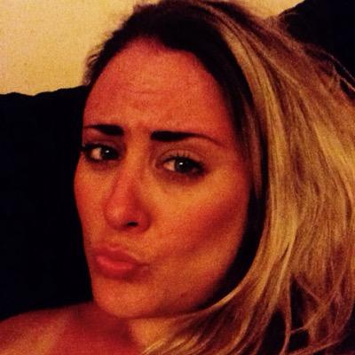 rachelperry85's profile picture. 