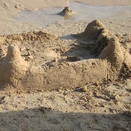 elmavroudi's profile picture. 