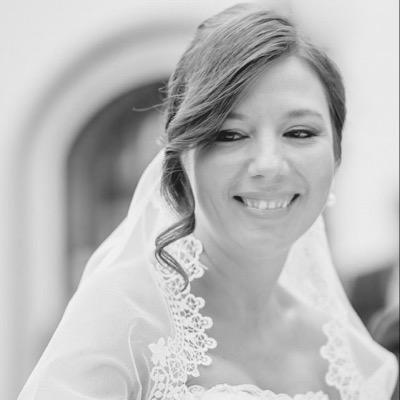🙋🏼 Diana Lacroix 💍 Oficiante de Ceremonias Bilingüe 🛒 Shop Online 👰 Asesoramiento de Novias 📩 hola@diariodeunanovia.es 💞 Blogger de Bodas