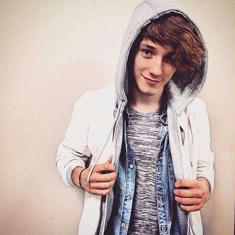 yame34_yam's profile picture. si algún dia me ves con otro no pienses que deje de amarte piensa que te quiero y pretendo olvidarte.