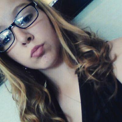 karkarsanders's profile picture. It's okay to be a glow stick sometimes you have to break before u glow.