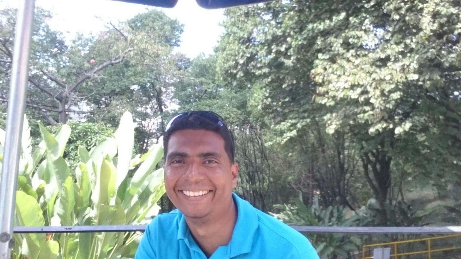 cheo0419's profile picture. La Tierra tienene lo suficiente para satisfacer las necesidades de todos, pero no las ambiciones de unos cuantos.

Mahatma Gandhi