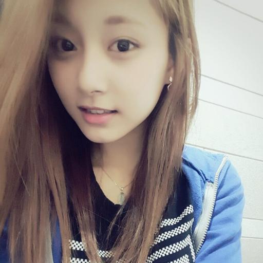 pictures & gifs of twice's maknae chou tzuyu! (credit on pics)