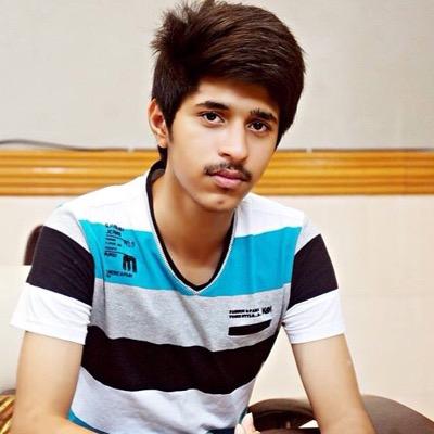 UmairYaseen0's profile picture. Naam e kafi ha