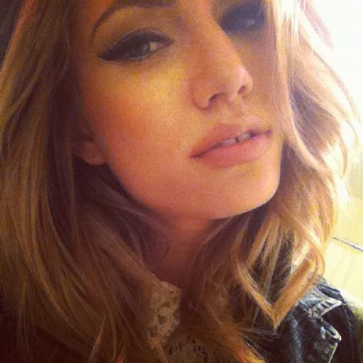 MollieKaye74's profile picture. Getting on cam right now! Skype: rosedoll44