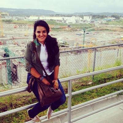 LorenaRiveraH's profile picture. IG: lorenarivera19                                    Vivir esta vida que sabe a dulzura.             #LCRH