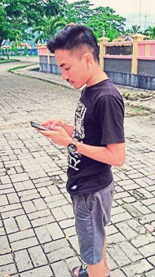 RileksR's profile picture. 